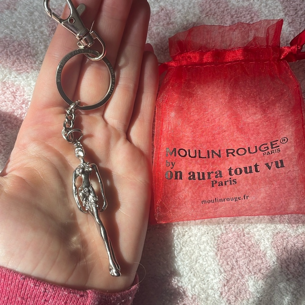moulin rouge by on aura tout vu paris